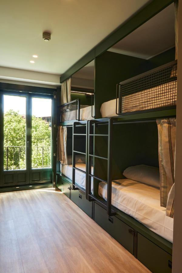 Latroupe Prado Hostel มาดริด ภายนอก รูปภาพ