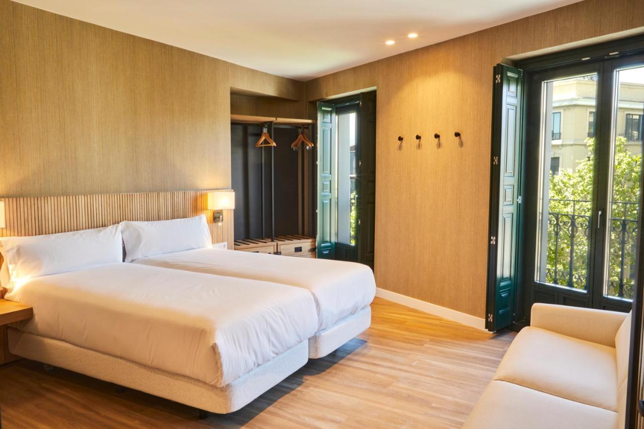 Latroupe Prado Hostel มาดริด ภายนอก รูปภาพ