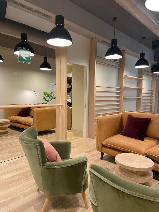 Latroupe Prado Hostel มาดริด ภายนอก รูปภาพ