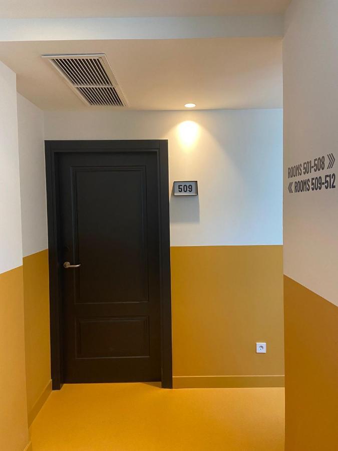 Latroupe Prado Hostel มาดริด ภายนอก รูปภาพ