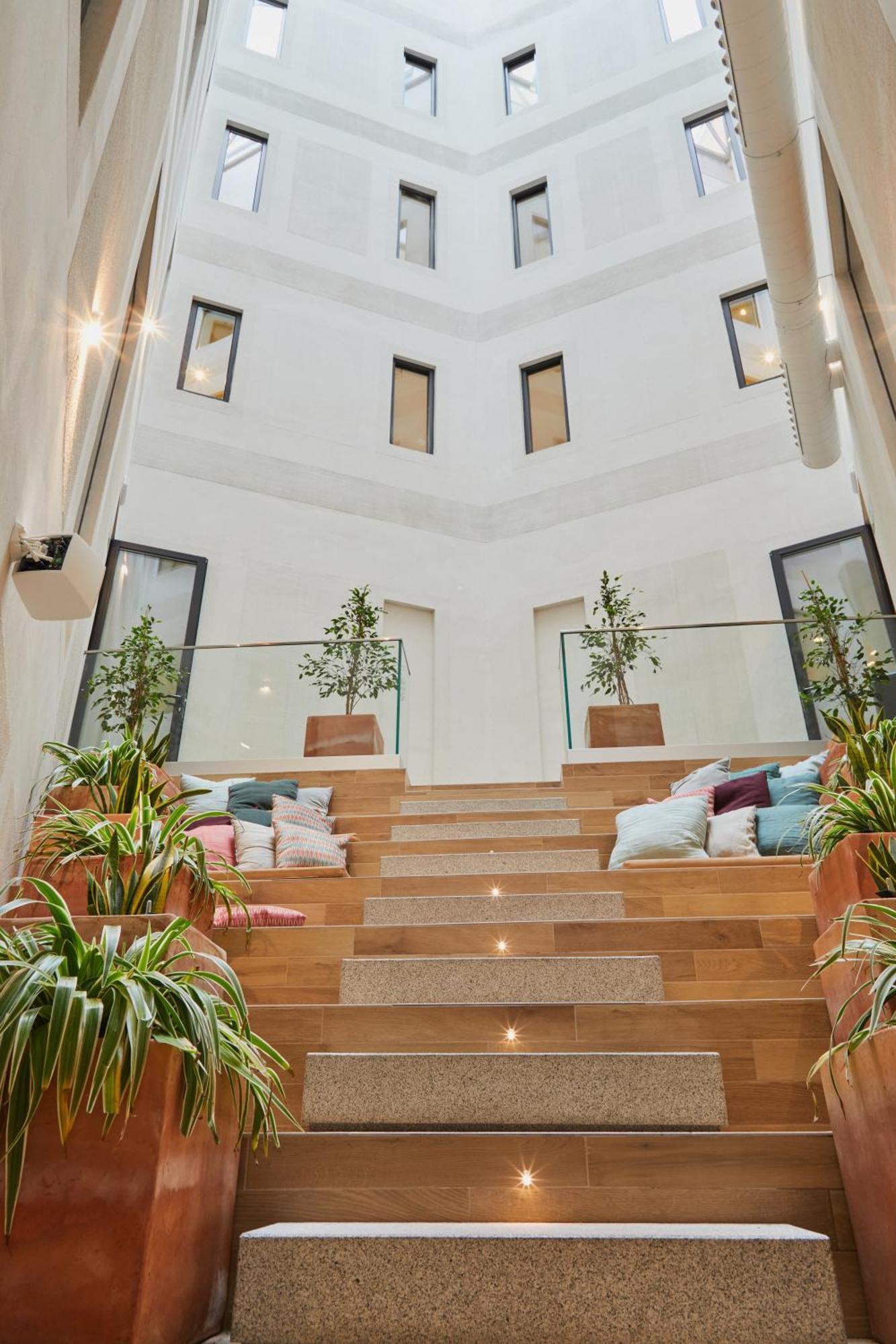 Latroupe Prado Hostel มาดริด ภายนอก รูปภาพ
